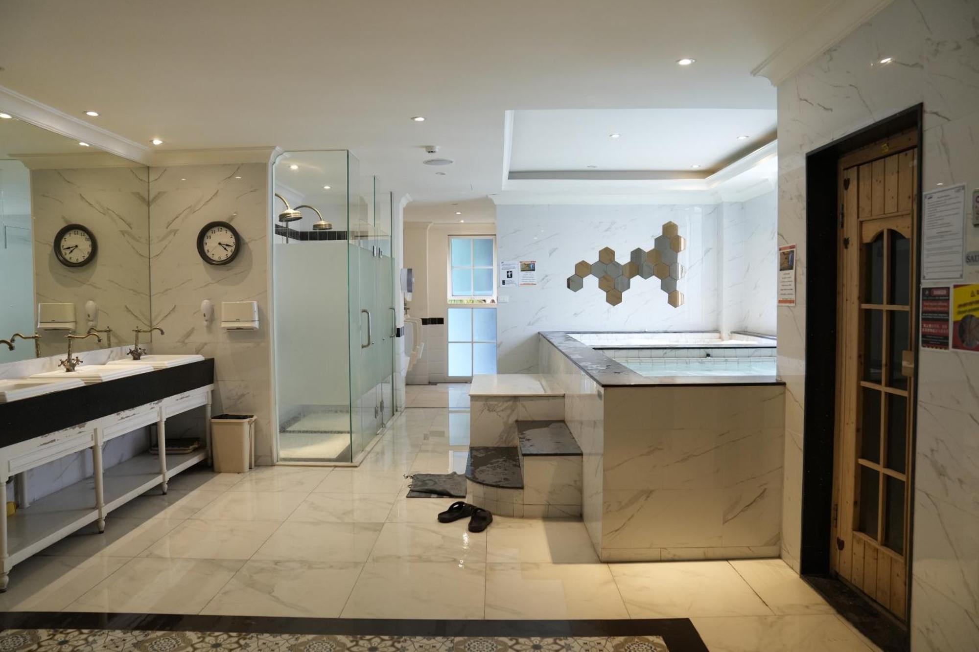 Apartment Seven Seas Cote D'azur Family-friendly One Bedroom With Pool& Gym Steps To *